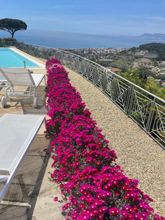 بورديغيرا Villa Gaia - Luxury Villa, Pool & Wellness Rooms المظهر الخارجي الصورة